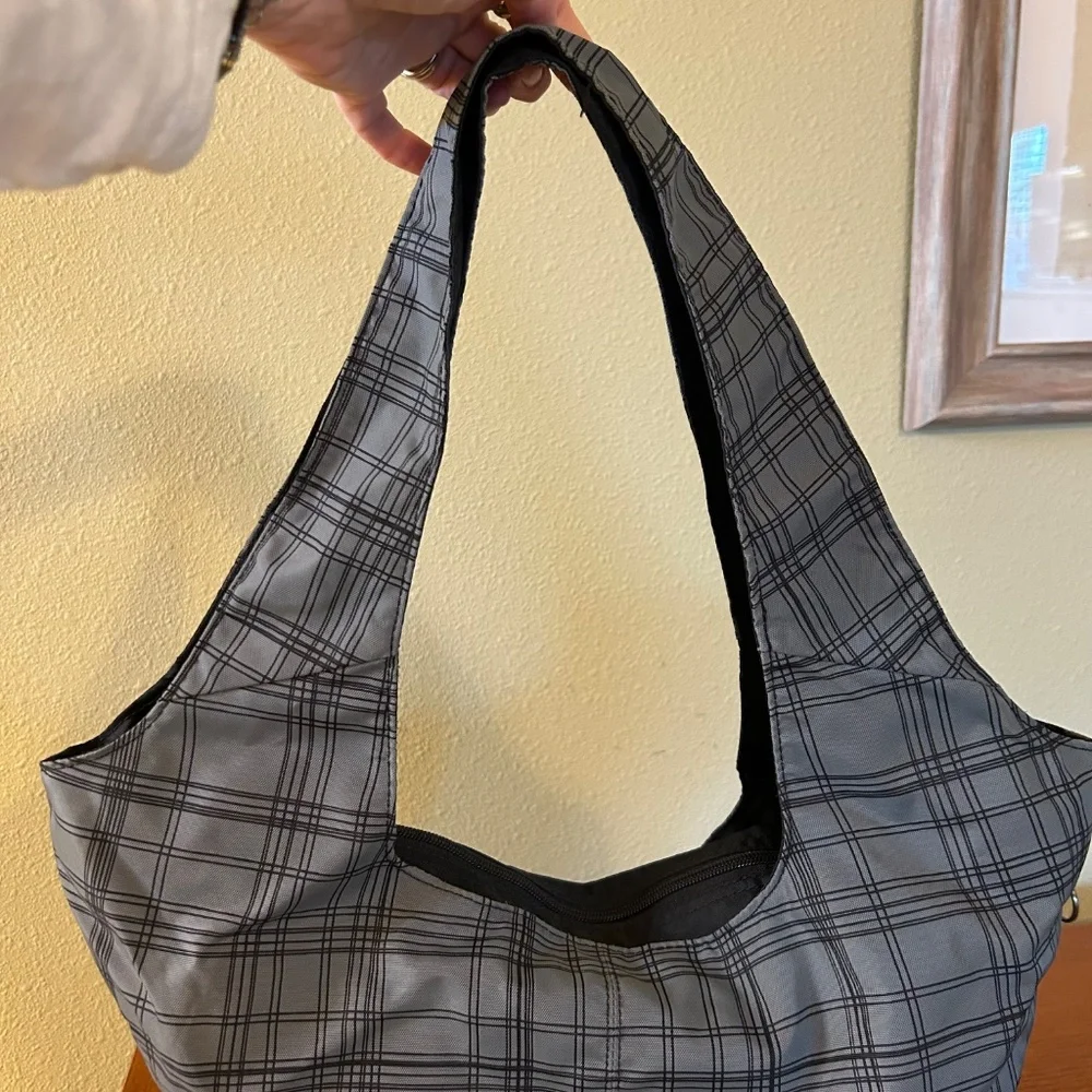Columbia Nylon Bag Many Sections Expandable Black Gray‎